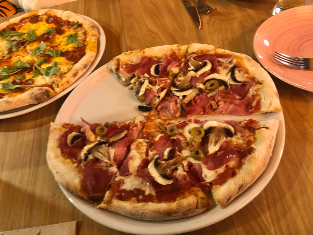 Pizza De Pizzaeria Nun’s